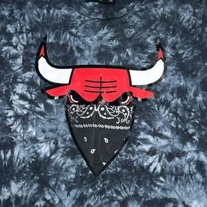 HUGE Bullies 23 Tie Dye T-Shirt Men's XL Chicago‎ Bulls Bandana Graphic Tee